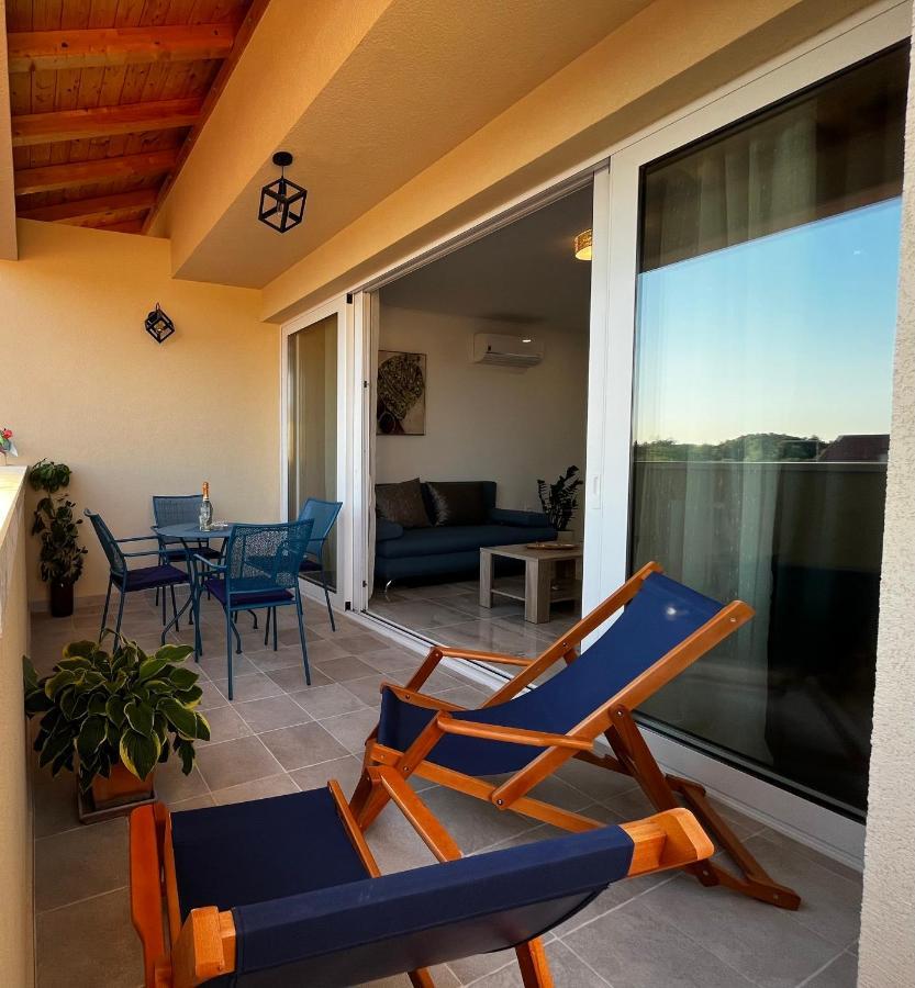 Pekasovi Seaview On A Beautiful Island Krapanj