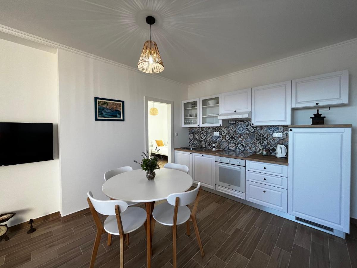 Pekasovi Seaview On A Beautiful Island Krapanj Apartment Sibenik