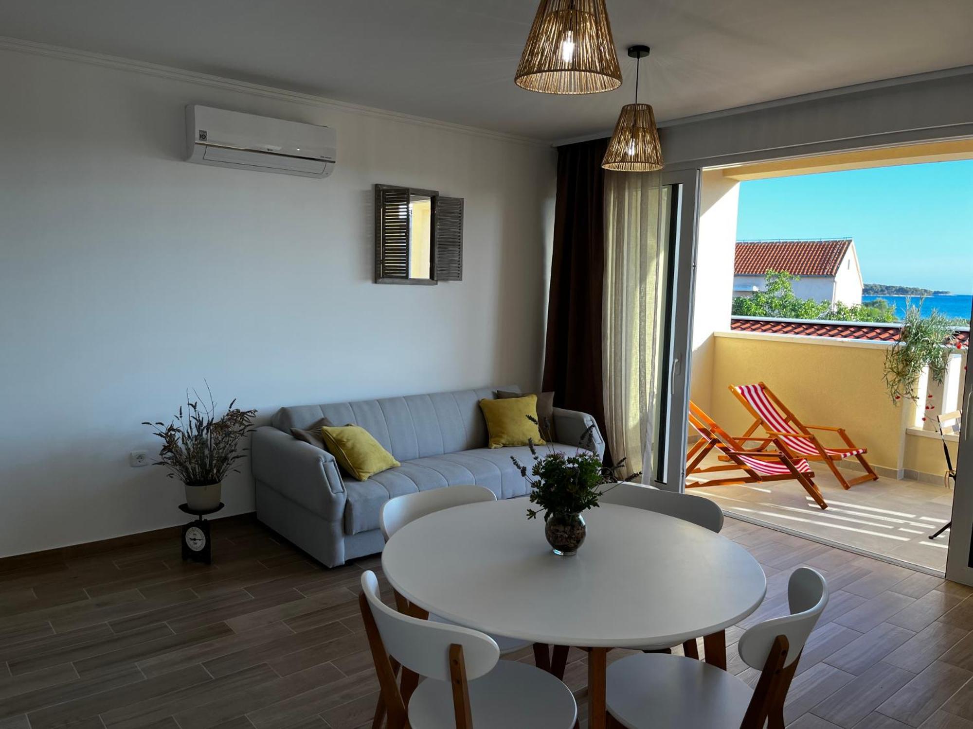 Apartment Pekasovi Seaview On A Beautiful Island Krapanj *