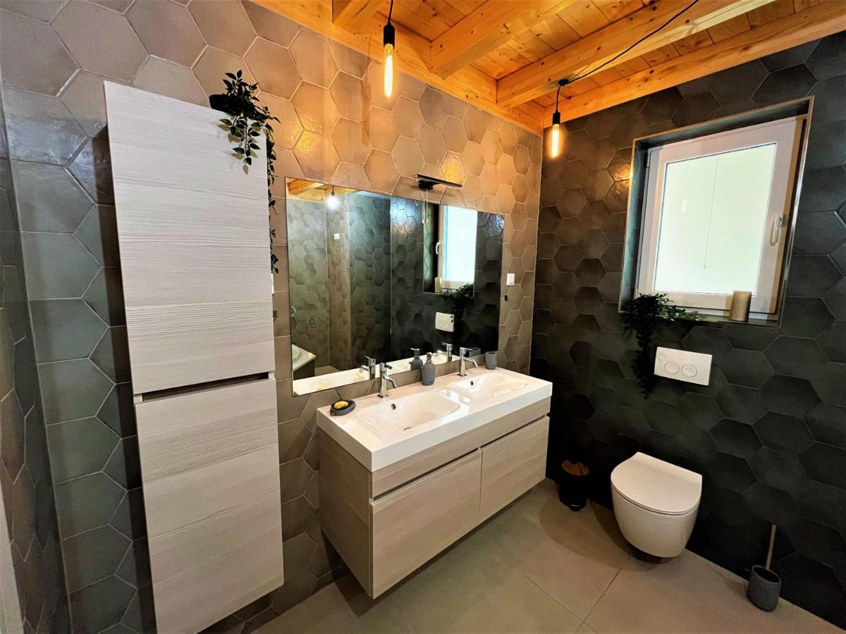Apartment Pekasovi Seaview On A Beautiful Island Krapanj Sibenik