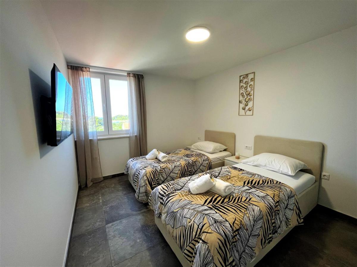 Apartment Pekasovi Seaview On A Beautiful Island Krapanj *